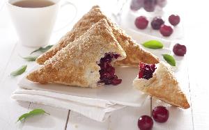 Višňová náplň s kúskami ovocia Mella Filling Ireks - 12 kg - IREKS